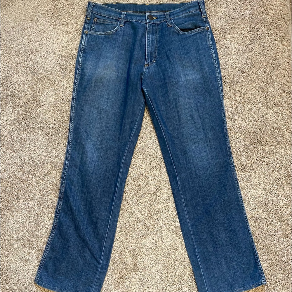 Wrangler Ladies Texas Mid rise comfort fit Straight leg